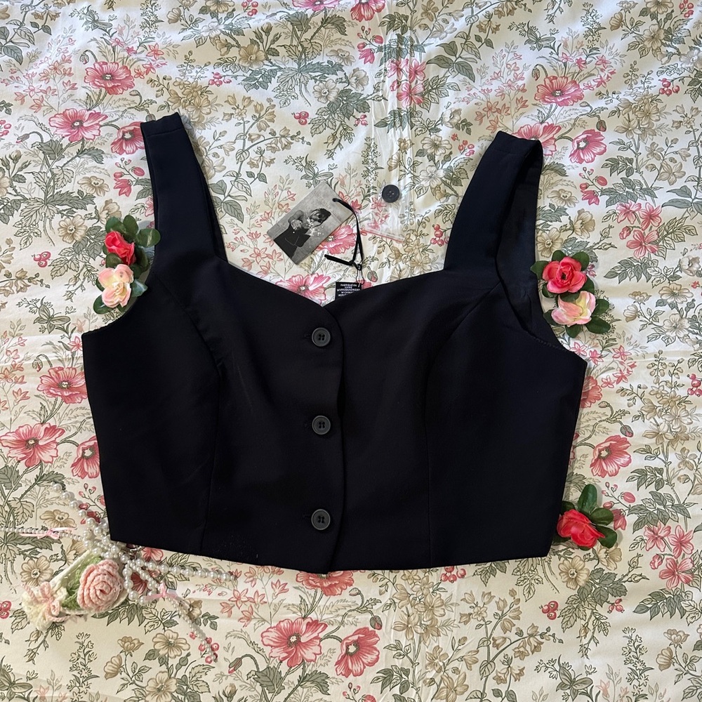 Sincerly Jules Black Vest Button-Up Crop Top | Size L | NWT